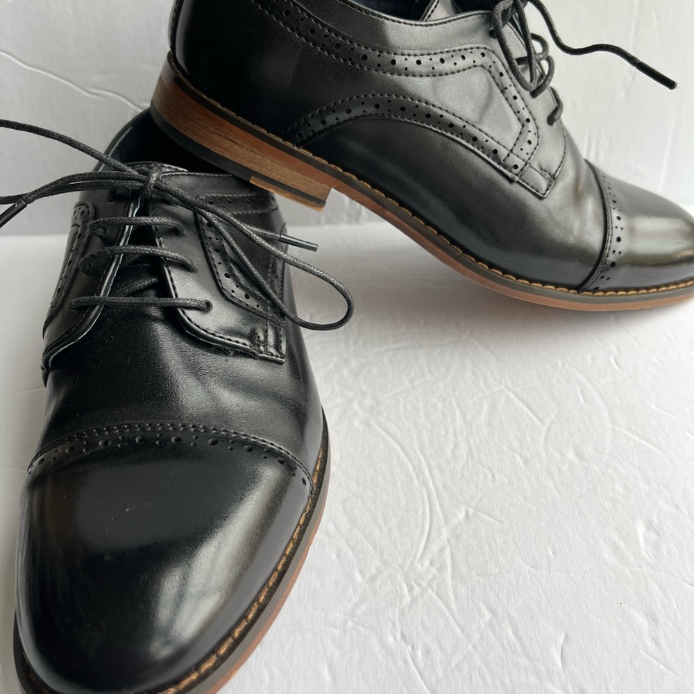 Bruno Marc black dress shoes - boys/youth size 4